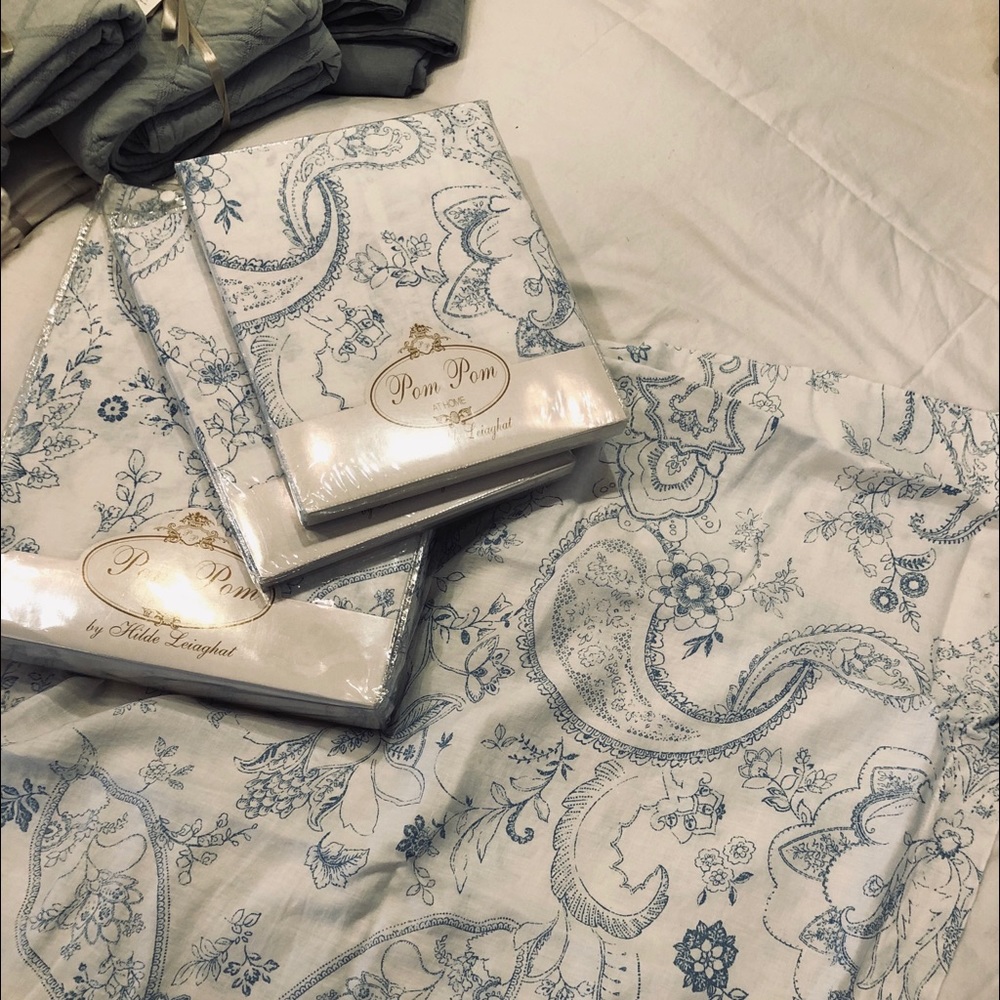 Pom Pom Bedding